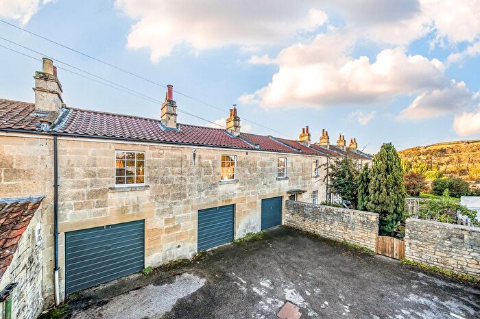 2 Bedroom Flat For Sale In Chapel Row, Bathampton, BA2