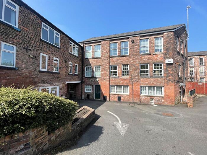 2 Bedroom House To Rent In Brook Street, Macclesfield, SK11
