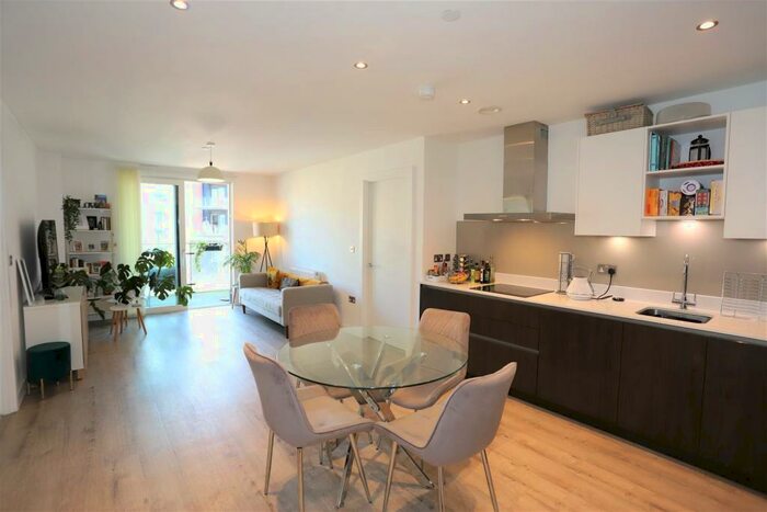 2 Bedroom Apartment To Rent In Middlewood Street, Salford, M5