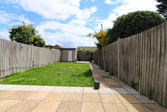 4 Bedroom Terraced House To Rent In Edgehill Road, Mitcham, CR4