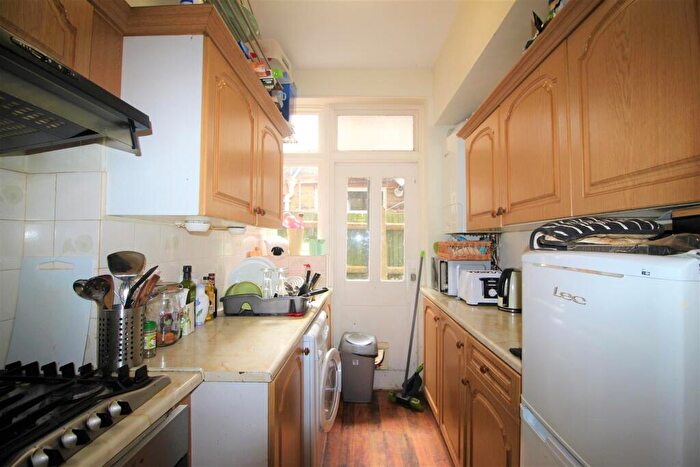 2 Bedroom Apartment To Rent In Edward Road, Walthamstow, E17