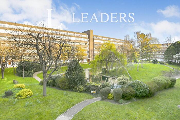 2 Bedroom Flat To Rent In Handel Lodge, Fairacres, BR2