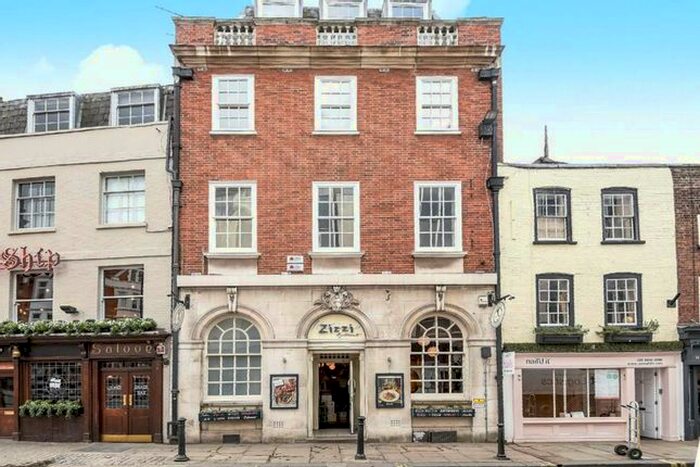 2 Bedroom Flat To Rent In King Street, Richmond, TW9