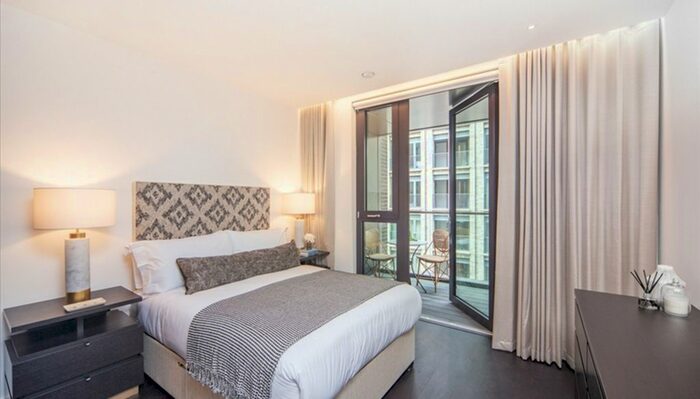 2 Bedroom Flat To Rent In Charles Clowes Walk, London, SW11