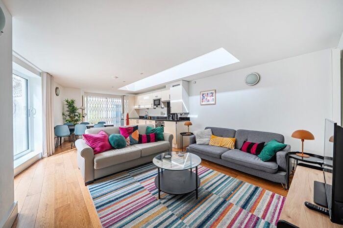 2 Bedroom Flat To Rent In Manciple Street, London, SE1