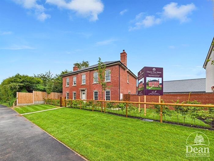 4 Bedroom Detached House For Sale In Cherry Tree Mews, Madley, HR2