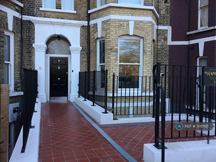 2 Bedroom Flat To Rent In Farquhar Rd, London, SE19