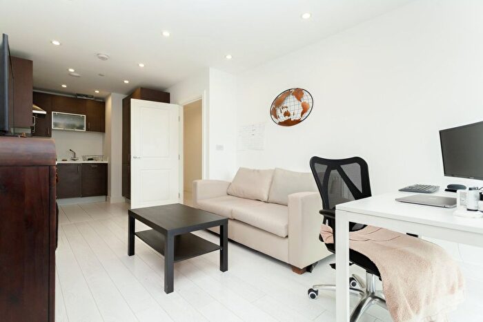 1 Bedroom Flat To Rent In Wilson Tower, Christian Street, E1