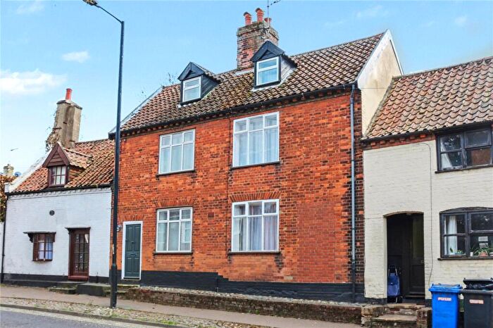 4 Bedroom Terraced House For Sale In Ingate, Beccles, Suffolk, NR34