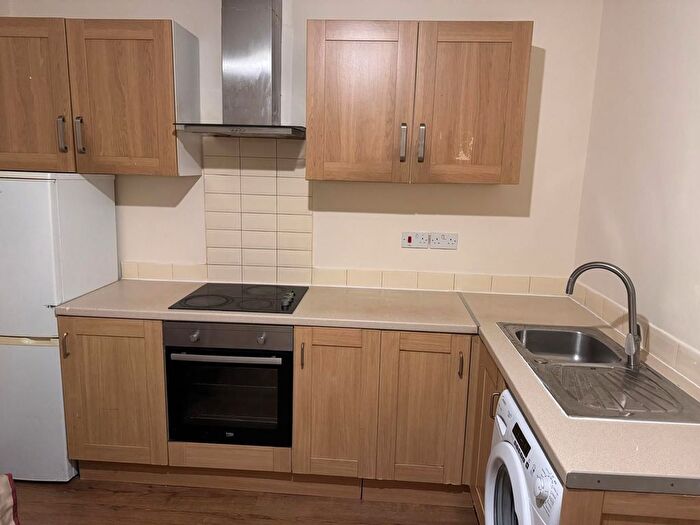 1 Bedroom Flat To Rent In Lower Road, Sutton, SM1