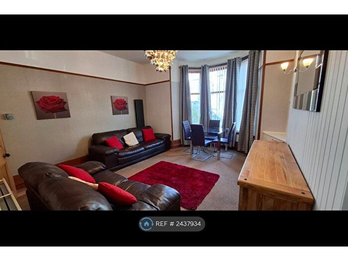1 Bedroom Flat To Rent In Ground Floor Left, Aberdeen, AB10