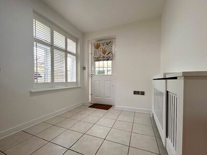 5 Bedroom Semi-Detached House To Rent In Pound Way, Littlehampton, BN16