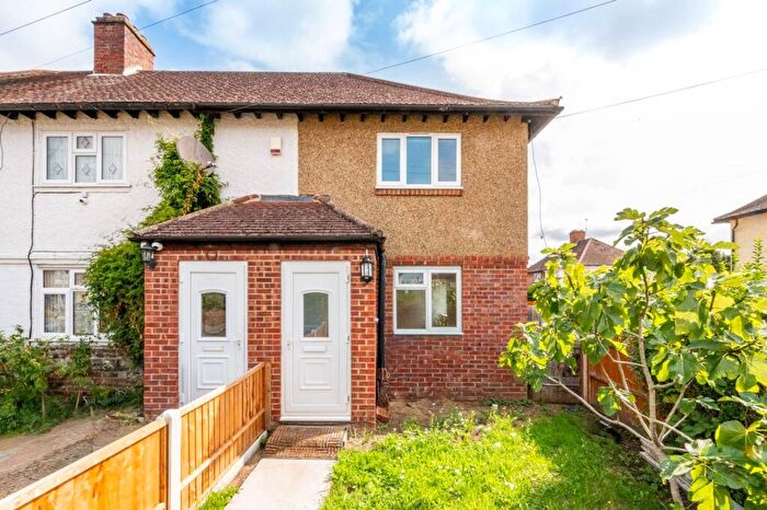 3 Bedroom End Of Terrace House For Sale In Mount Pleasant Road, New Malden, KT3