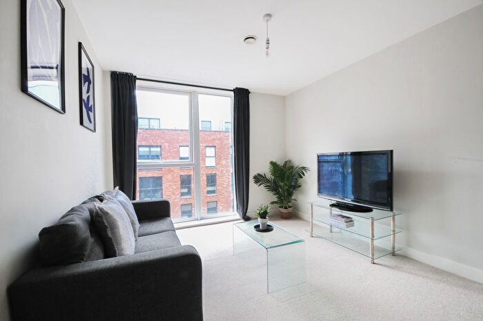 2 Bedroom Flat To Rent In Ordsall Lane, Salford, M5