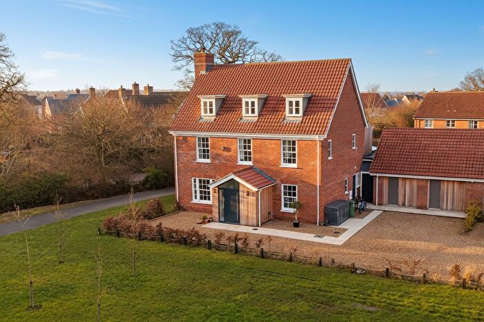 5 Bedroom Detached House For Sale In Gudgeon Road, Mulbarton, Norwich, NR14