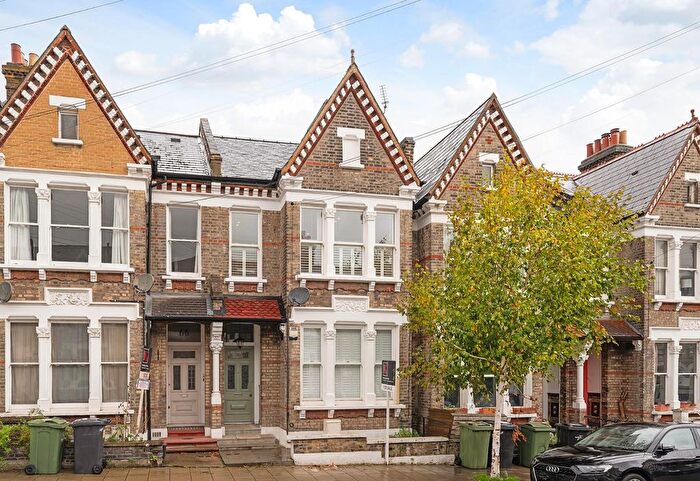 4 Bedroom Flat For Sale In Helix Road, SW2