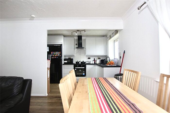 2 Bedroom Flat To Rent In Ainsley Close, Edmonton, London, N9
