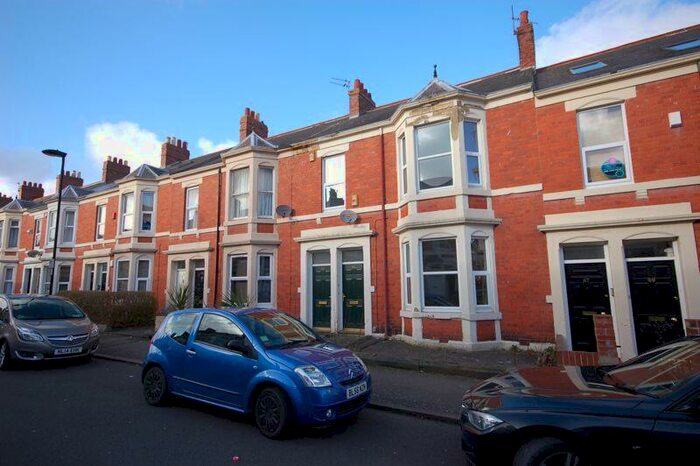 3 Bedroom Flat To Rent In Lavender Gardens, Jesmond, NE2