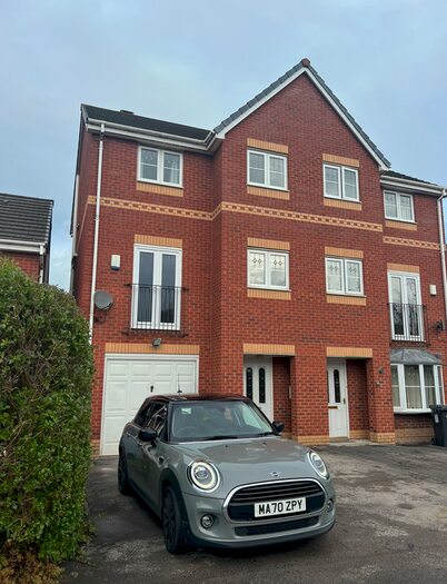 4 Bedroom Semi-Detached House To Rent In Mottram Drive, Nantwich, CW5