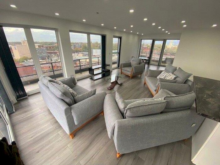 3 Bedroom Apartment To Rent In Regal House, Duke Street, Stockport, SK1