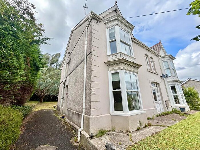 4 Bedroom Semi-Detached House For Sale In Brecon Road, Pontardawe, Swansea., SA8