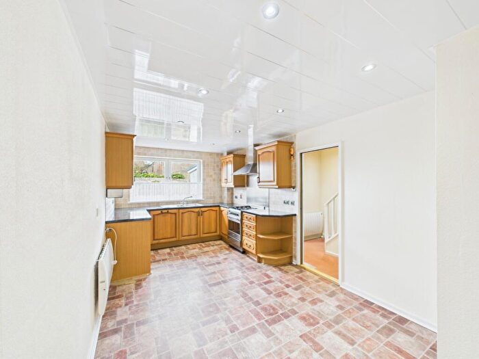 3 Bedroom End Of Terrace House For Sale In Harlech Close, Bransholme, Hull, HU7