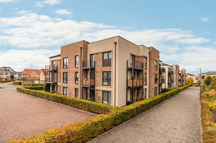 2 Bedroom Flat For Sale In / Lowrie Gait, South Queensferry, EH30