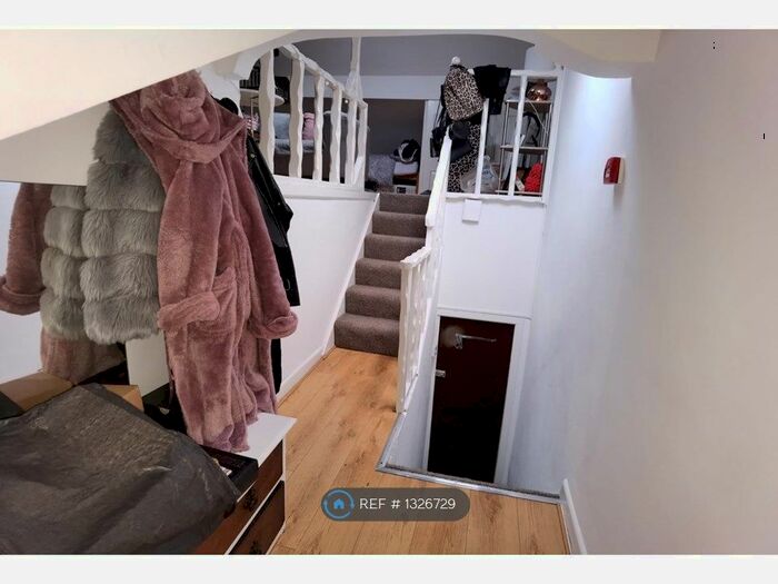 Studio To Rent In Tatton Road, Sale M33