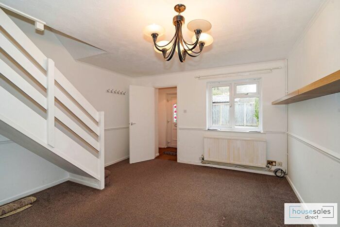 2 Bedroom Semi-Detached House For Sale In Blackthorn Close Pennington, Lymington, SO41