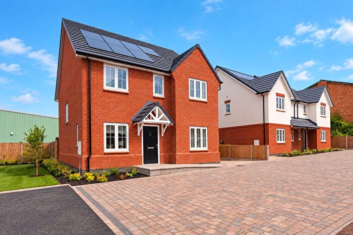 3 Bedroom Semi-Detached House For Sale In Cateswell Grove, Nossiter Croft, Hall Green, Birmingham, B11