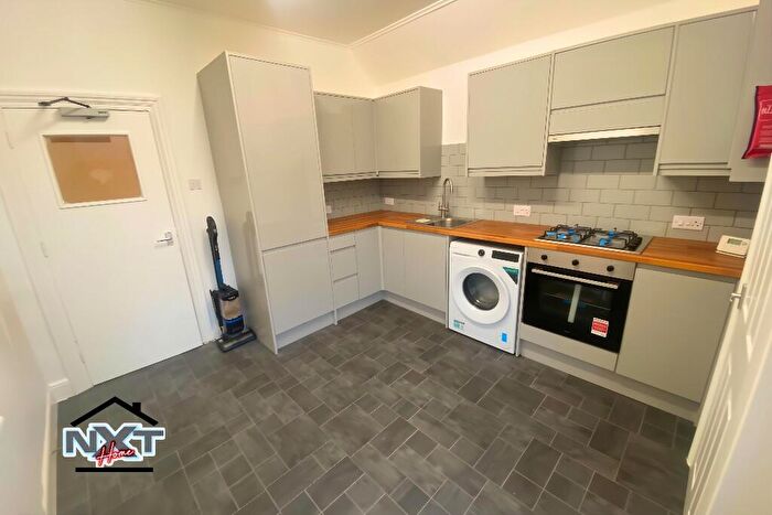 2 Bedroom Flat To Rent In Grove Green Road, London, E11