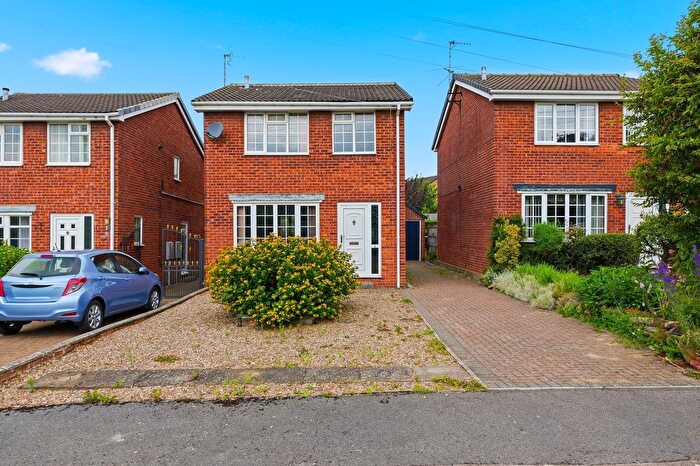 3 Bedroom Detached House For Sale In Brockwell Place, Chesterfield, S40