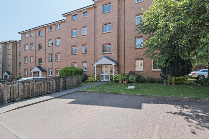 2 Bedroom Flat For Sale In / Golfhill Drive, Dennistoun, Glasgow, G31