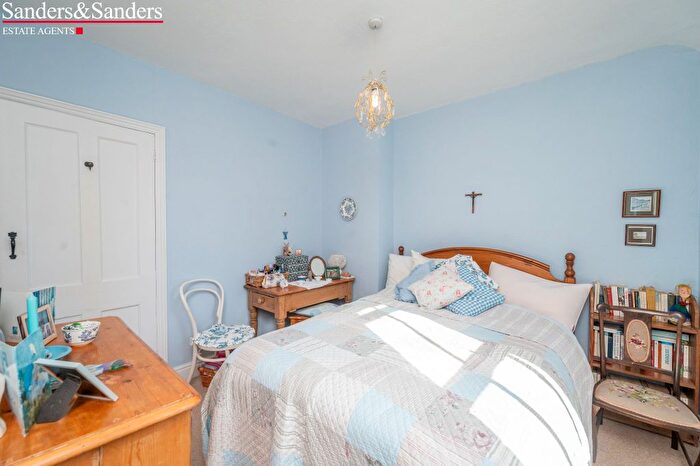 2 Bedroom Cottage For Sale In Bleachfield Street, Alcester, B49