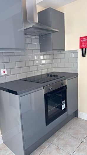 1 Bedroom Flat To Rent In Woodville Road, Cathays, Cardiff, CF24