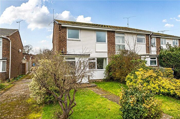 3 Bedroom Semi Detached House For Sale In Ashdown Way, Romsey, Hampshire, SO51