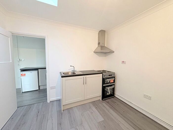 1 Bedroom Flat To Rent In Napier Road, Gillingham, ME7