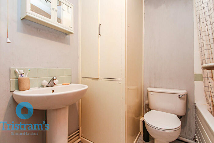 2 Bedroom Apartment To Rent In Tonnelier Road, Dunkirk, NG7
