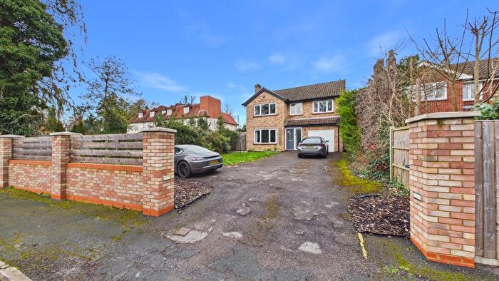 4 Bedroom Detached House To Rent In Heatherley Road, Camberley, GU15