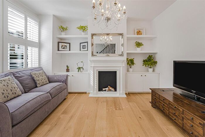 3 Bedroom Terraced House For Sale In Clarence Road, London, SW19