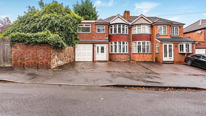 3 Bedroom Semi-Detached House For Sale In Ivydale Avenue, Sheldon, B26