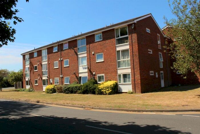 1 Bedroom Flat To Rent In Clyfton Close, Broxbourne, EN10