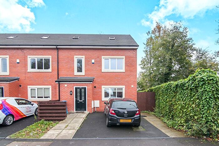 3 Bedroom Semi-Detached House For Sale In Fitzwarren Street, Salford, Greater Manchester, M6