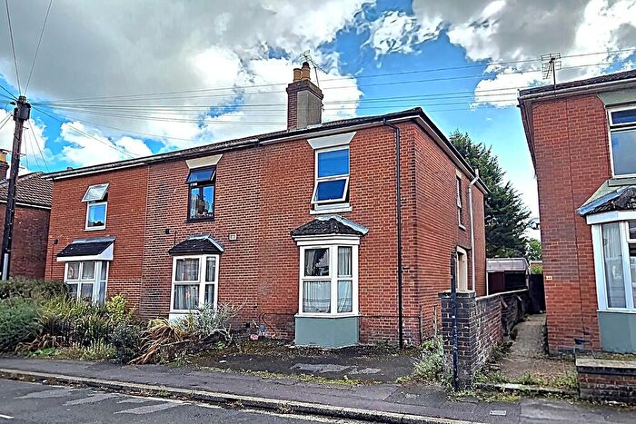 4 Bedroom End Of Terrace House For Sale In Avenue Road, SO14