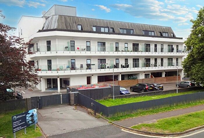 2 Bedroom Flat To Rent In Russell Way, Crawley, RH10