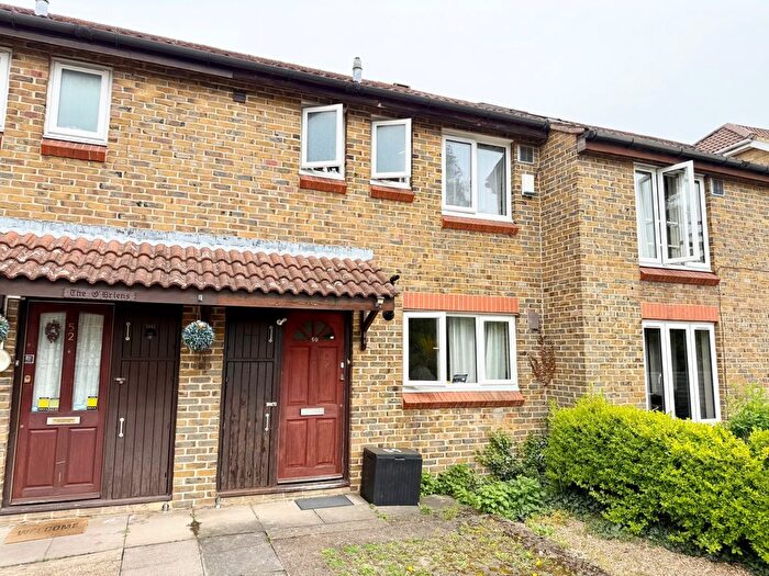 Terraced House To Rent In School Lane, Egham, Surrey, TW20