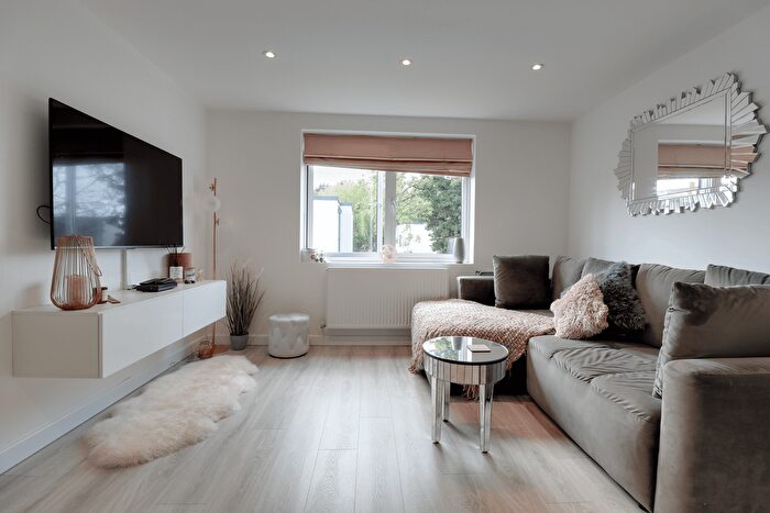 1 Bedroom Flat To Rent In Lodge Road, Croydon, CR0