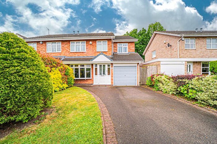 4 Bedroom Semi-Detached House For Sale In Ullenhall Road, Knowle, B93