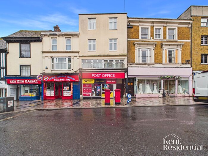 2 Bedroom Flat To Rent In High Street, Maidstone, ME14