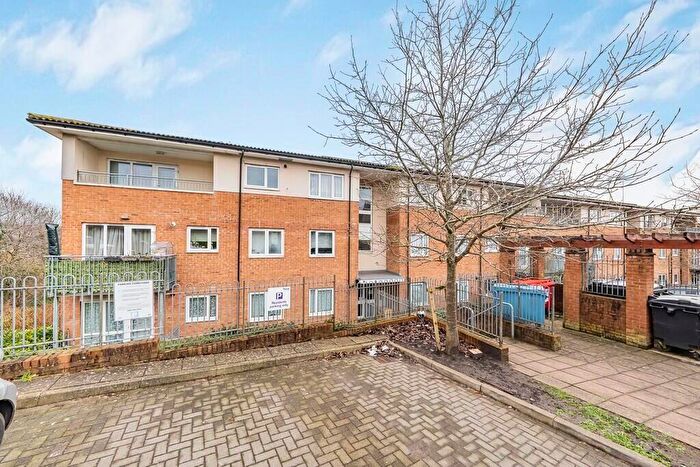 1 Bedroom Flat For Sale In Windrush Drive, High Wycombe, HP13